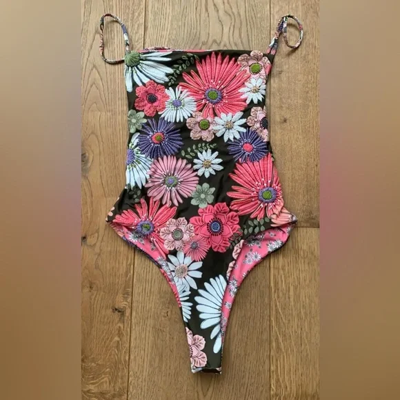 π₯ Agua Bendita Kali Floral One Piece Swimsuit - Reduced π - Picture 11 of 15